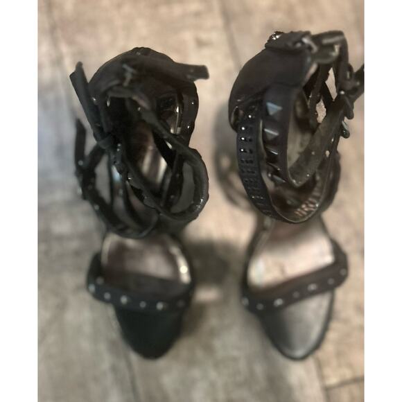 Guess Women's Studded Black Suede High Heels Size: 8 - Picture 4 of 12